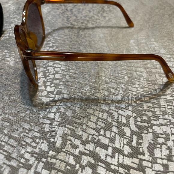 Tom Ford Sunglasses - Picture 3 of 4